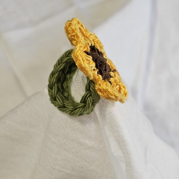 Micro Crochet Sunflower Ring 🆕 - Picture 2 of 4